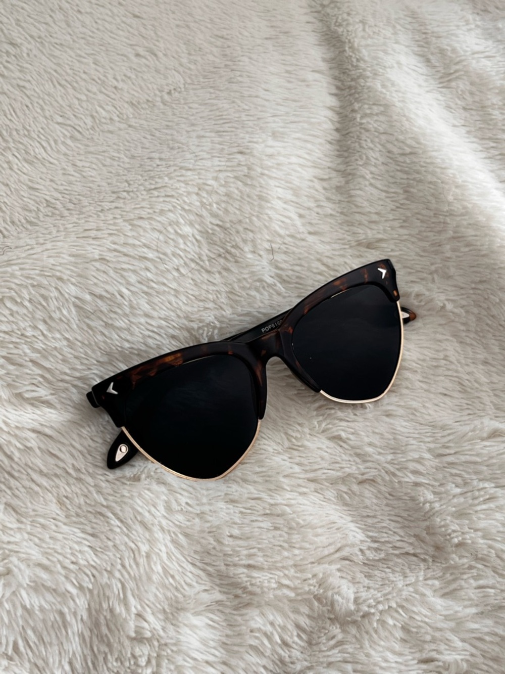 Tortoiseshell Cat Eye Sunglasses with Black Lenses